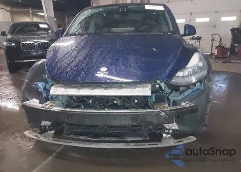 2021 Tesla Model Y Long Range Dual Motor All-Wheel Drive z USA, uszkodzony, nr VIN 5YJYGAEE2MF193803